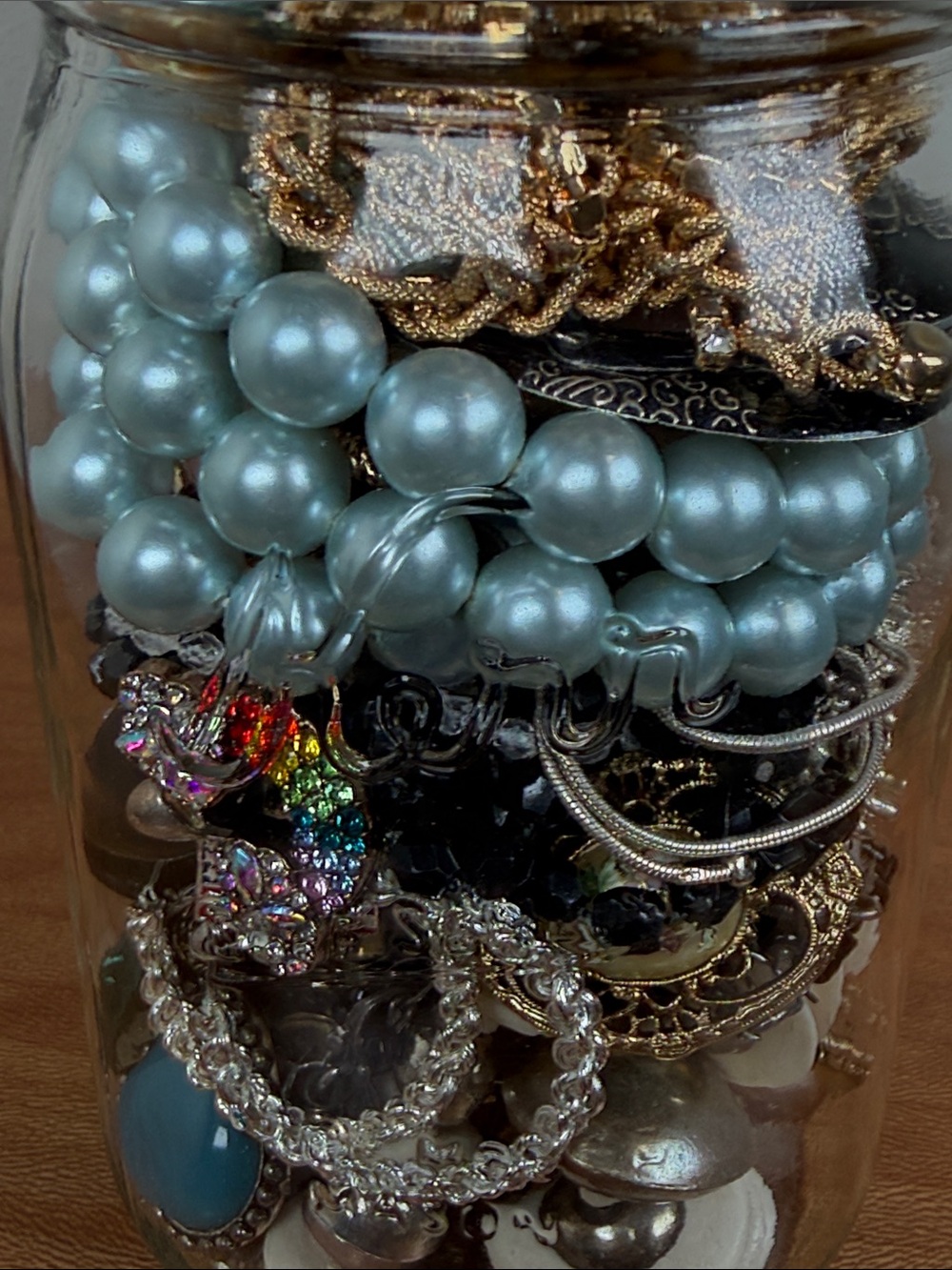 Miscellaneous VTG Costume Jewelry Jar Brooches Earrings Necklaces Rings - Picture 9 of 9